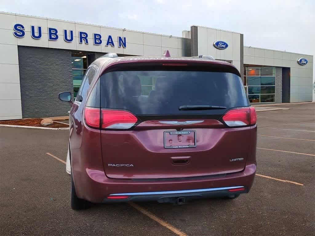 2017 Chrysler Pacifica Limited 7