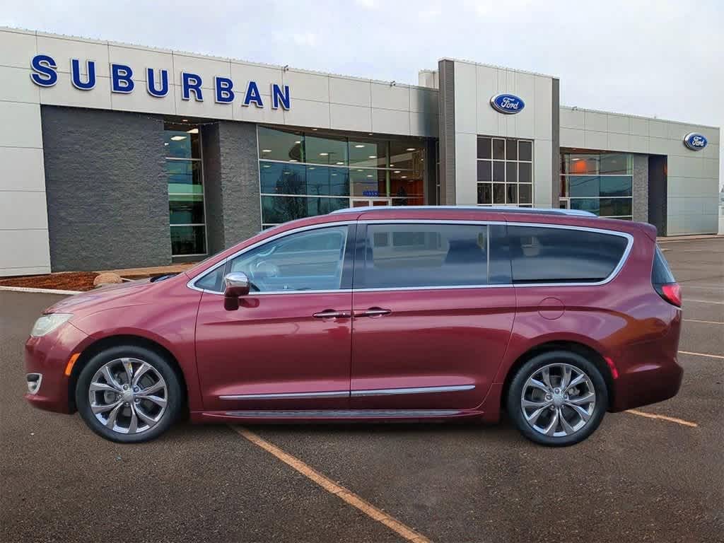 2017 Chrysler Pacifica Limited 5