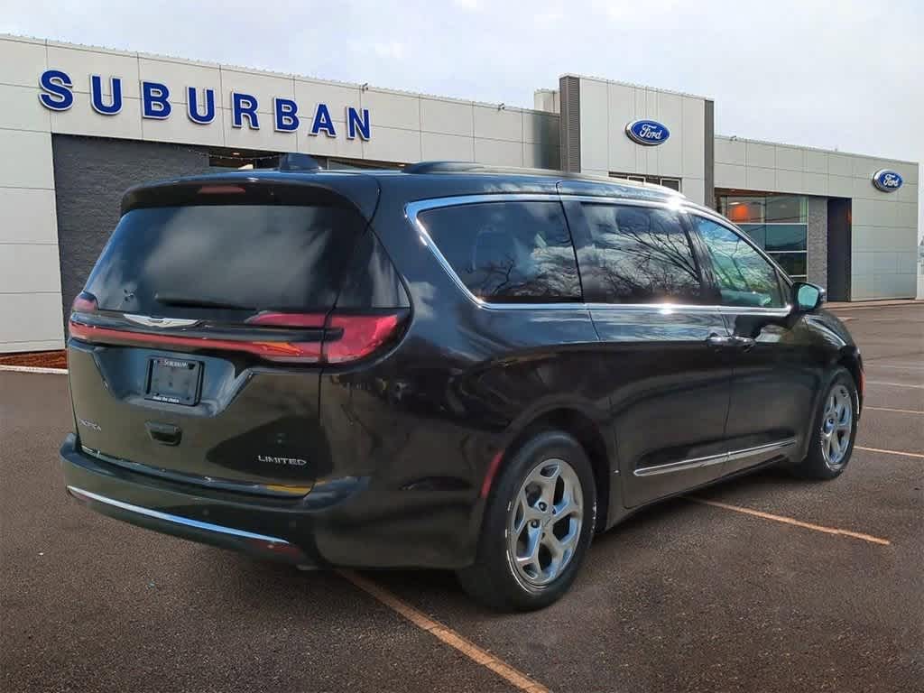 2023 Chrysler Pacifica Limited 8