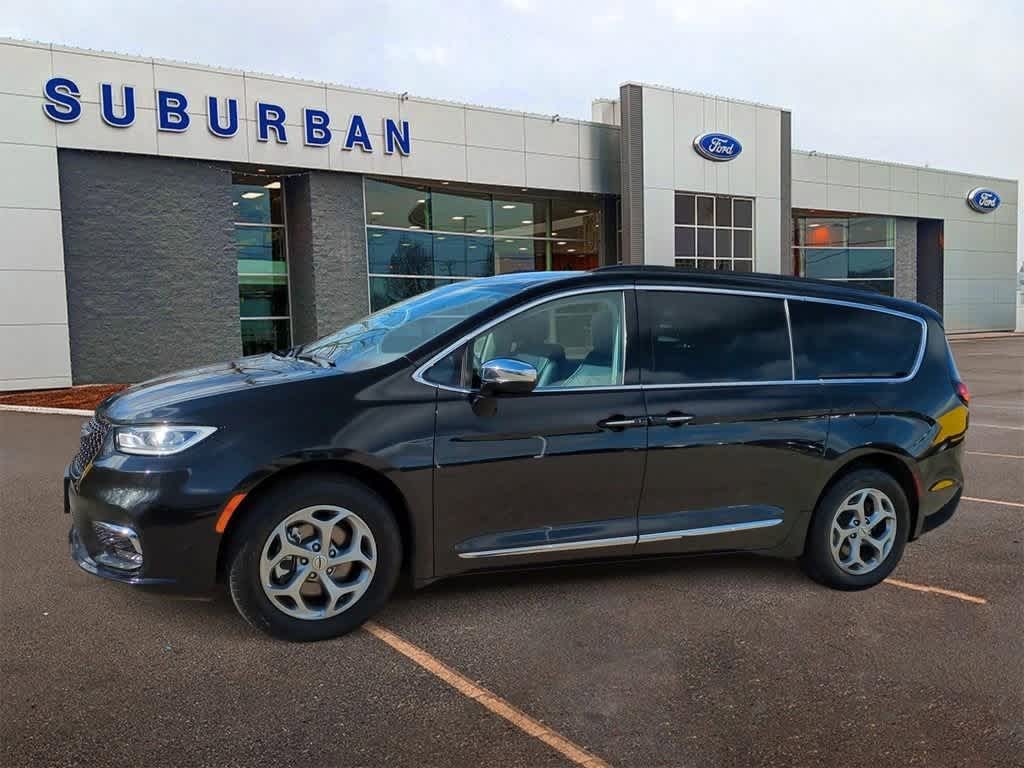 2023 Chrysler Pacifica Limited 4