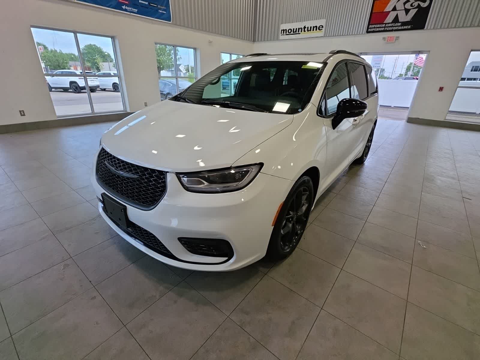 2025 Chrysler Pacifica