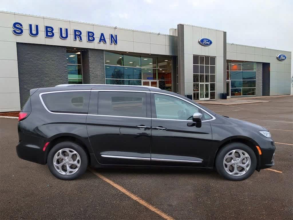 2021 Chrysler Pacifica Limited 9