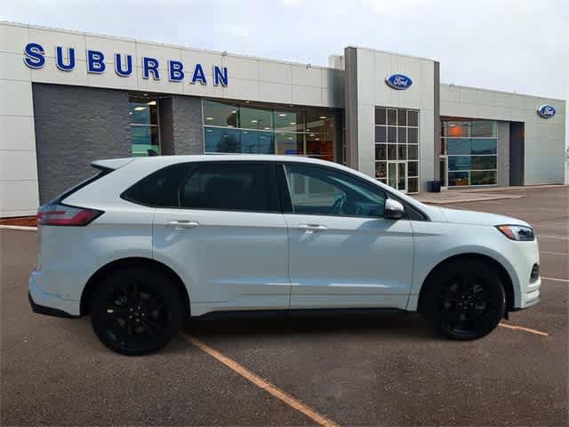 2022 Ford Edge ST 9