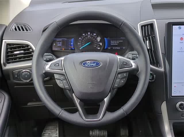 2024 Ford Edge SEL 24