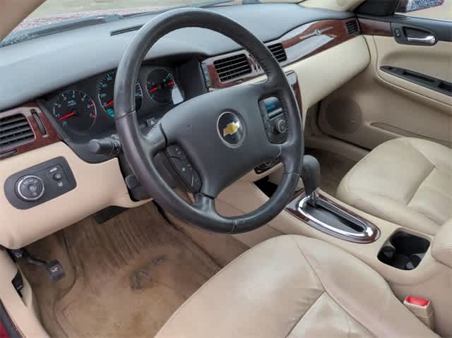 2011 Chevrolet Impala LT Retail 10