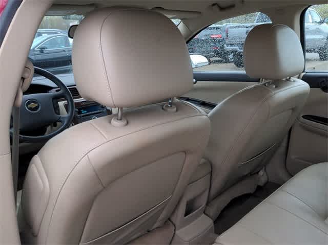 2011 Chevrolet Impala LT Retail 19