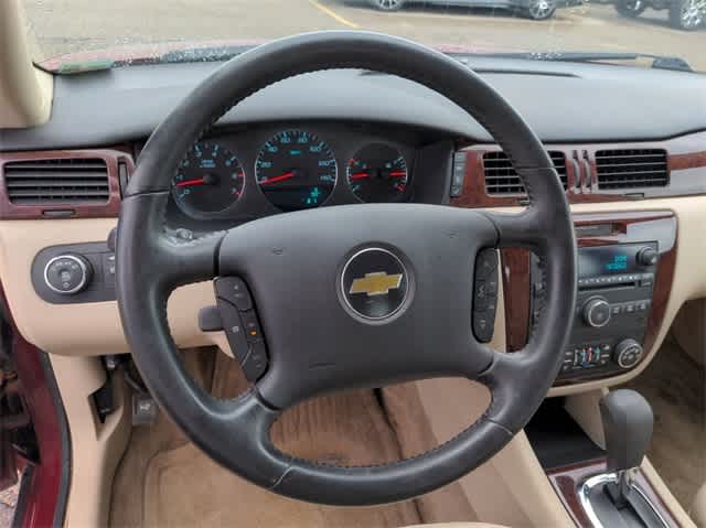 2011 Chevrolet Impala LT Retail 23