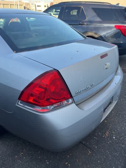 2008 Chevrolet Impala LT 2