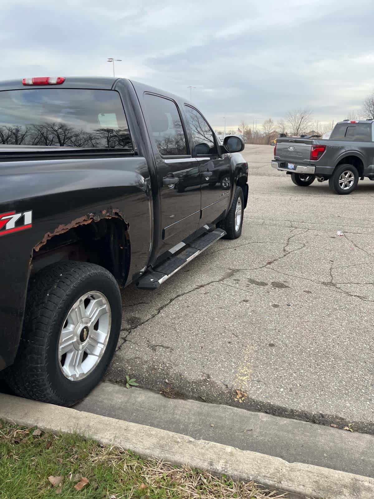 2007 Chevrolet Silverado 1500 LT w/1LT 2WD Crew Cab 143.5 6