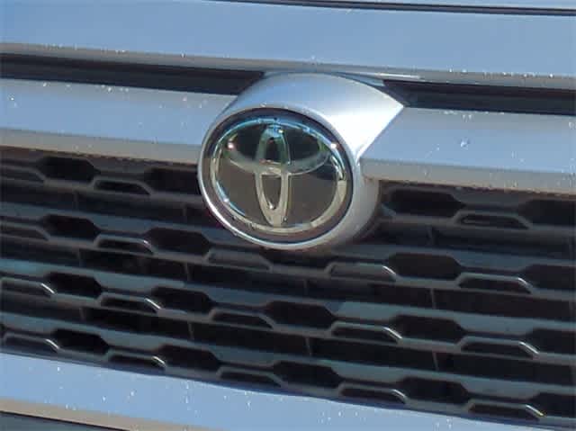 2023 Toyota RAV4 LE 11