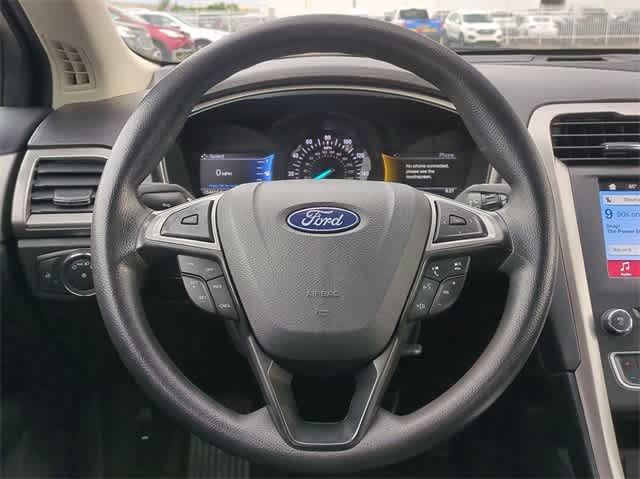 2018 Ford Fusion SE 22