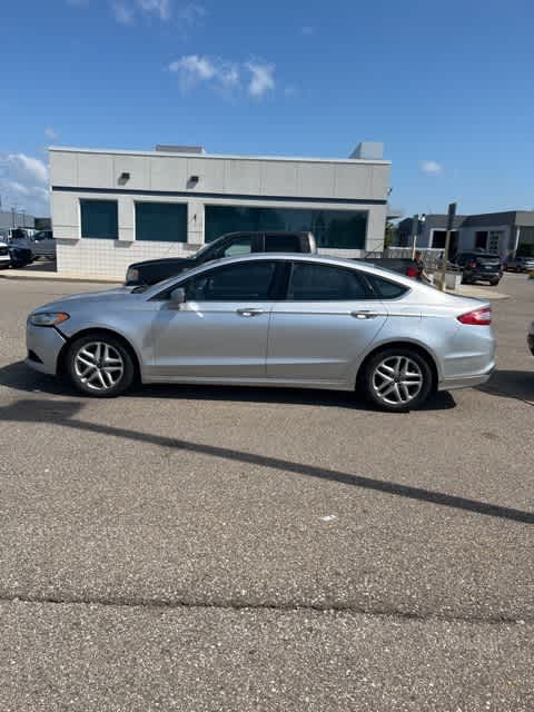 2014 Ford Fusion SE 2