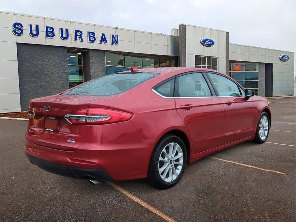 2020 Ford Fusion SE 8