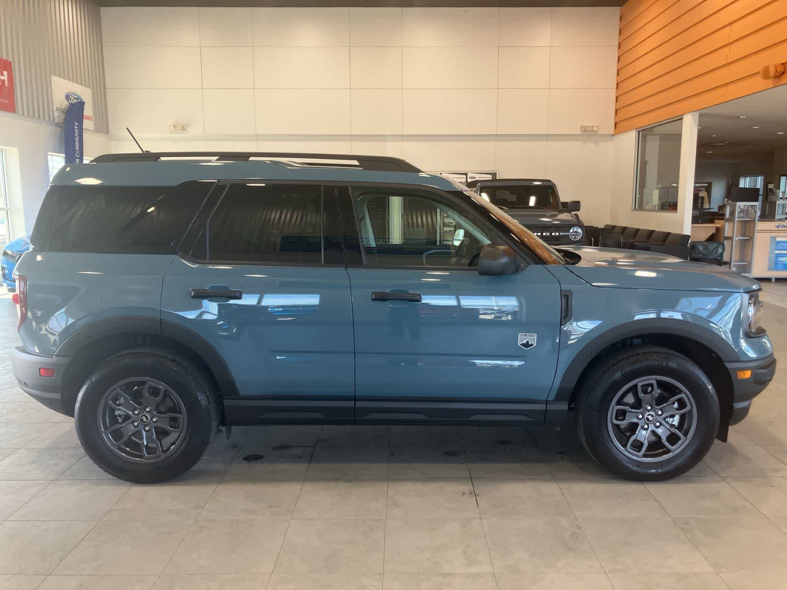 View vehicle photo 4