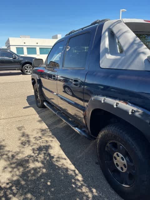 2004 Chevrolet Avalanche Z66 1500 5dr Crew Cab 130 WB 3