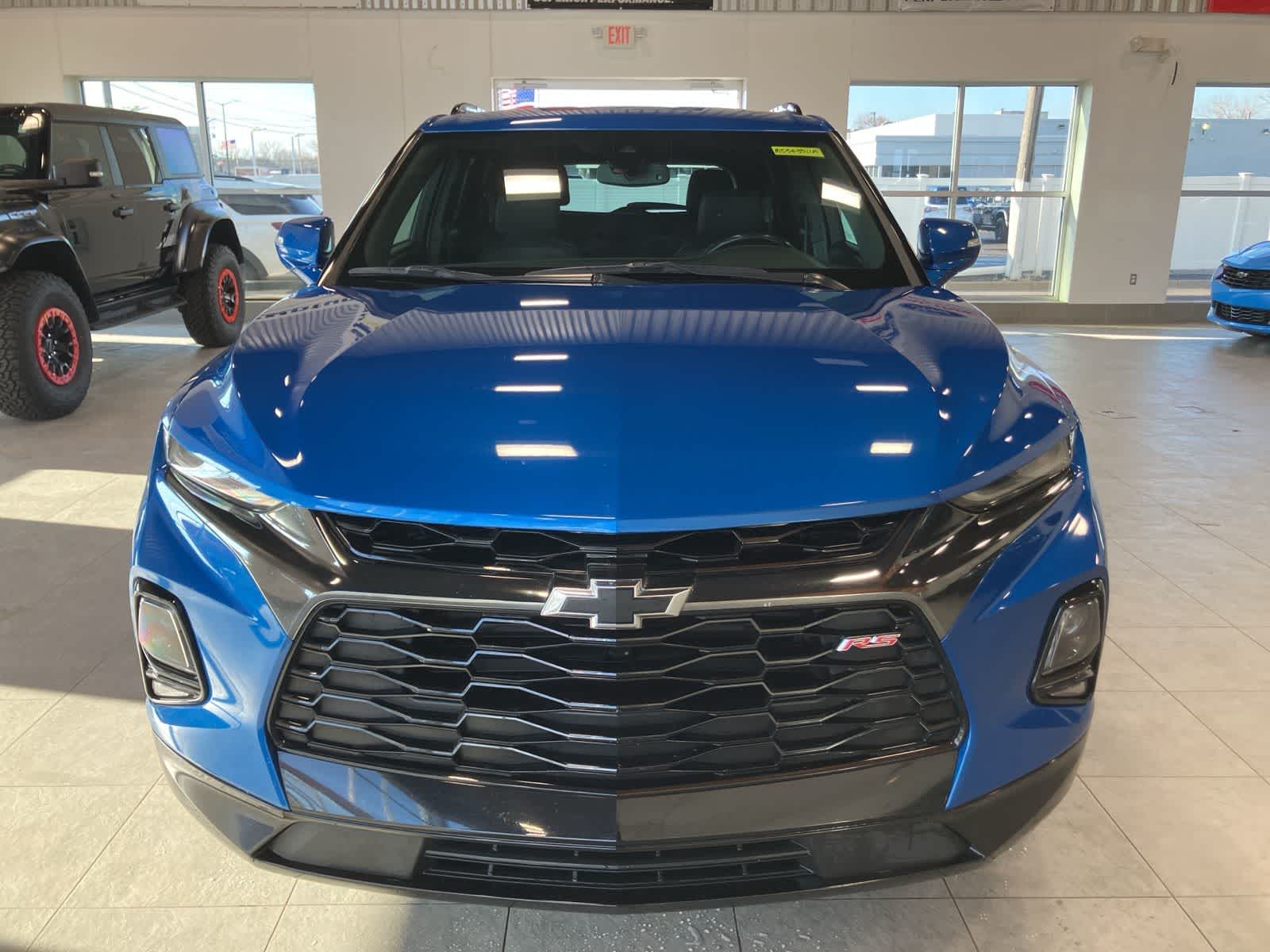 View vehicle photo 2