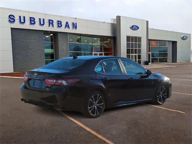 2019 Toyota Camry SE 8