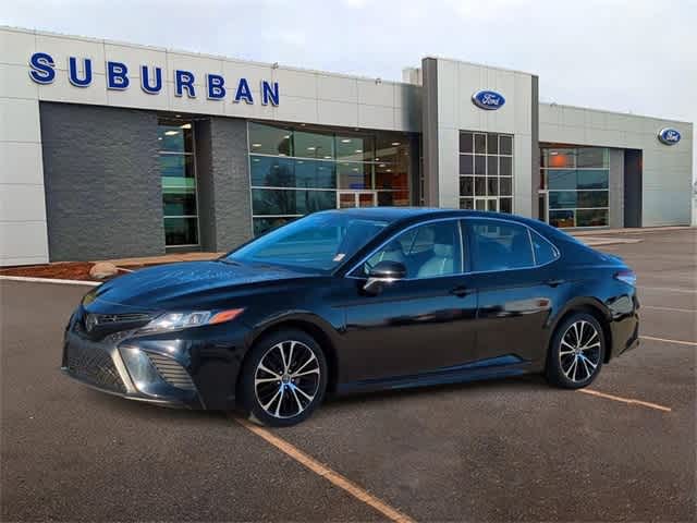 2019 Toyota Camry SE 4