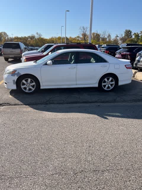 2007 Toyota Camry SE 2