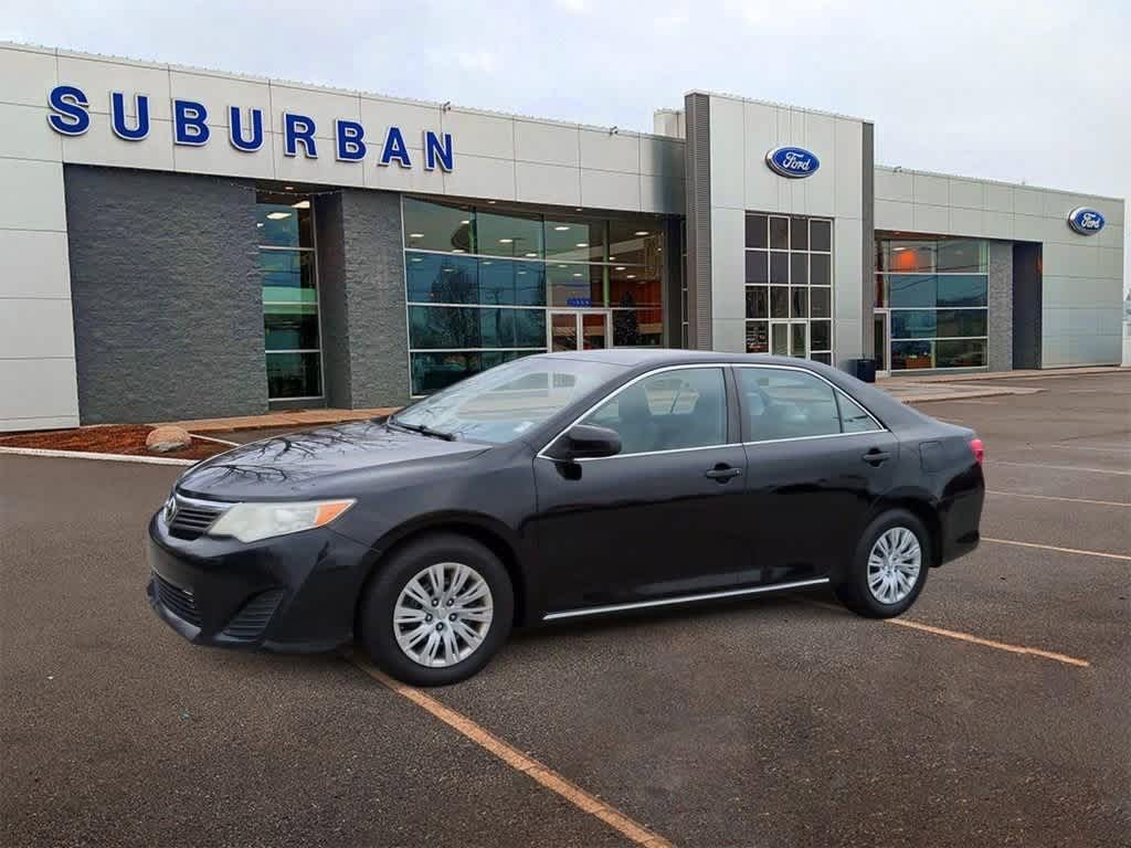 2013 Toyota Camry LE 4