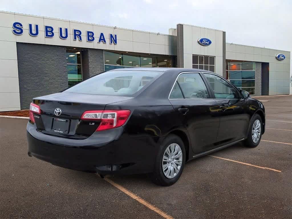 2013 Toyota Camry LE 8