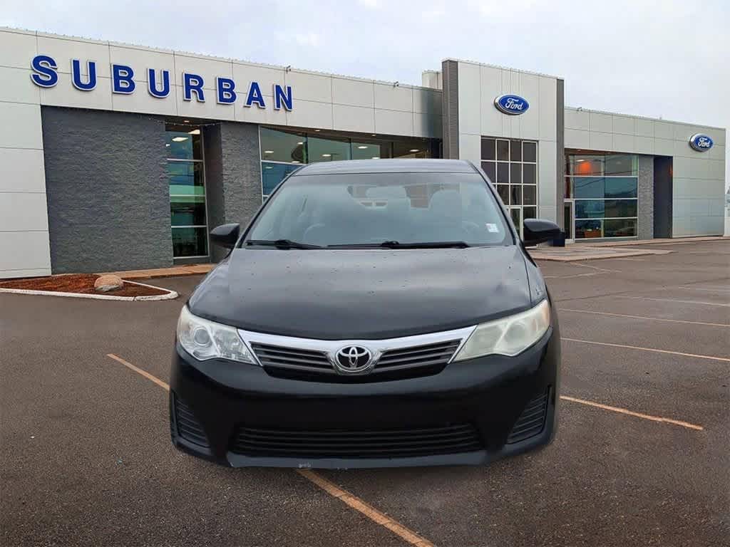 2013 Toyota Camry LE 3