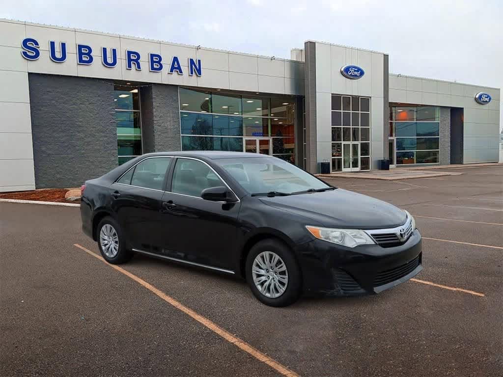 2013 Toyota Camry LE 2