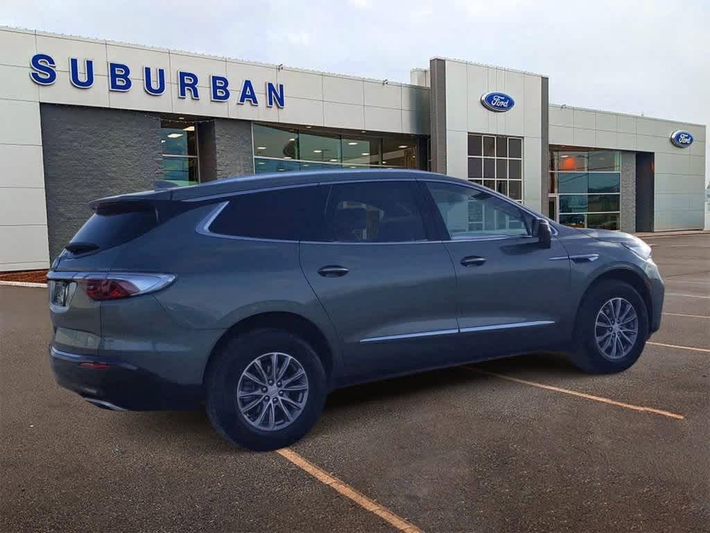 2022 Buick Enclave Essence 8