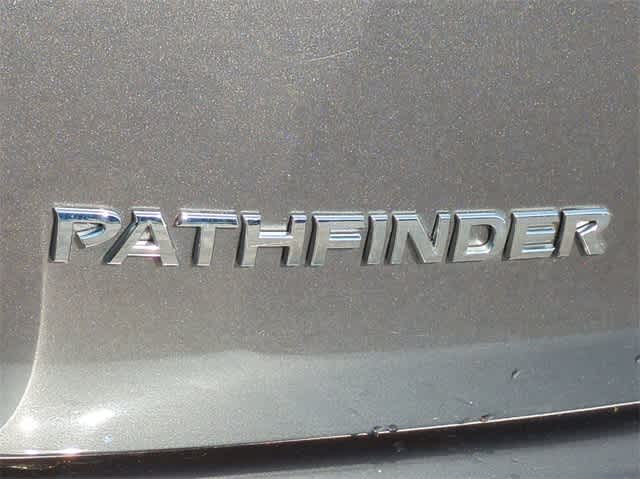 2018 Nissan Pathfinder Platinum 13