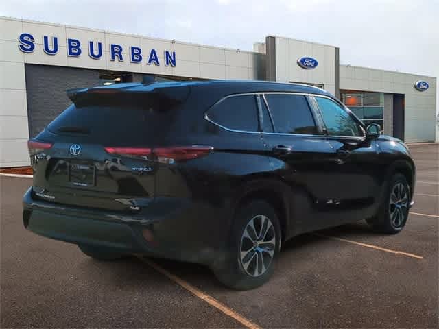 2021 Toyota Highlander Hybrid XLE 8