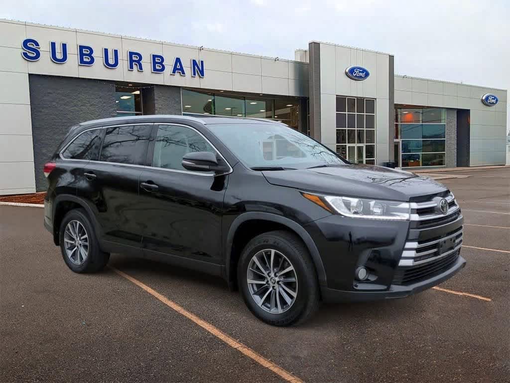 2019 Toyota Highlander  2