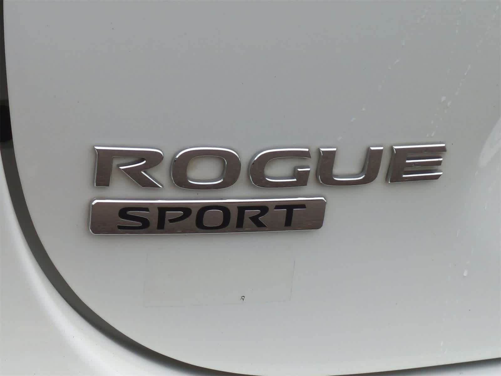 2021 Nissan Rogue Sport S 12