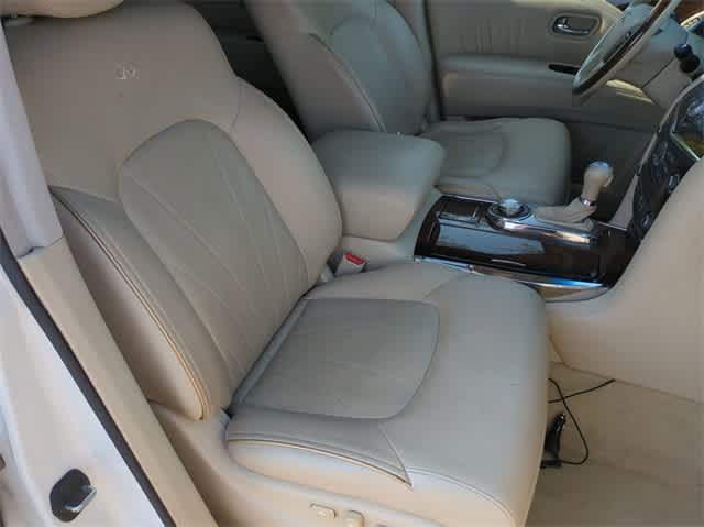 2012 INFINITI QX56 7-passenger 23