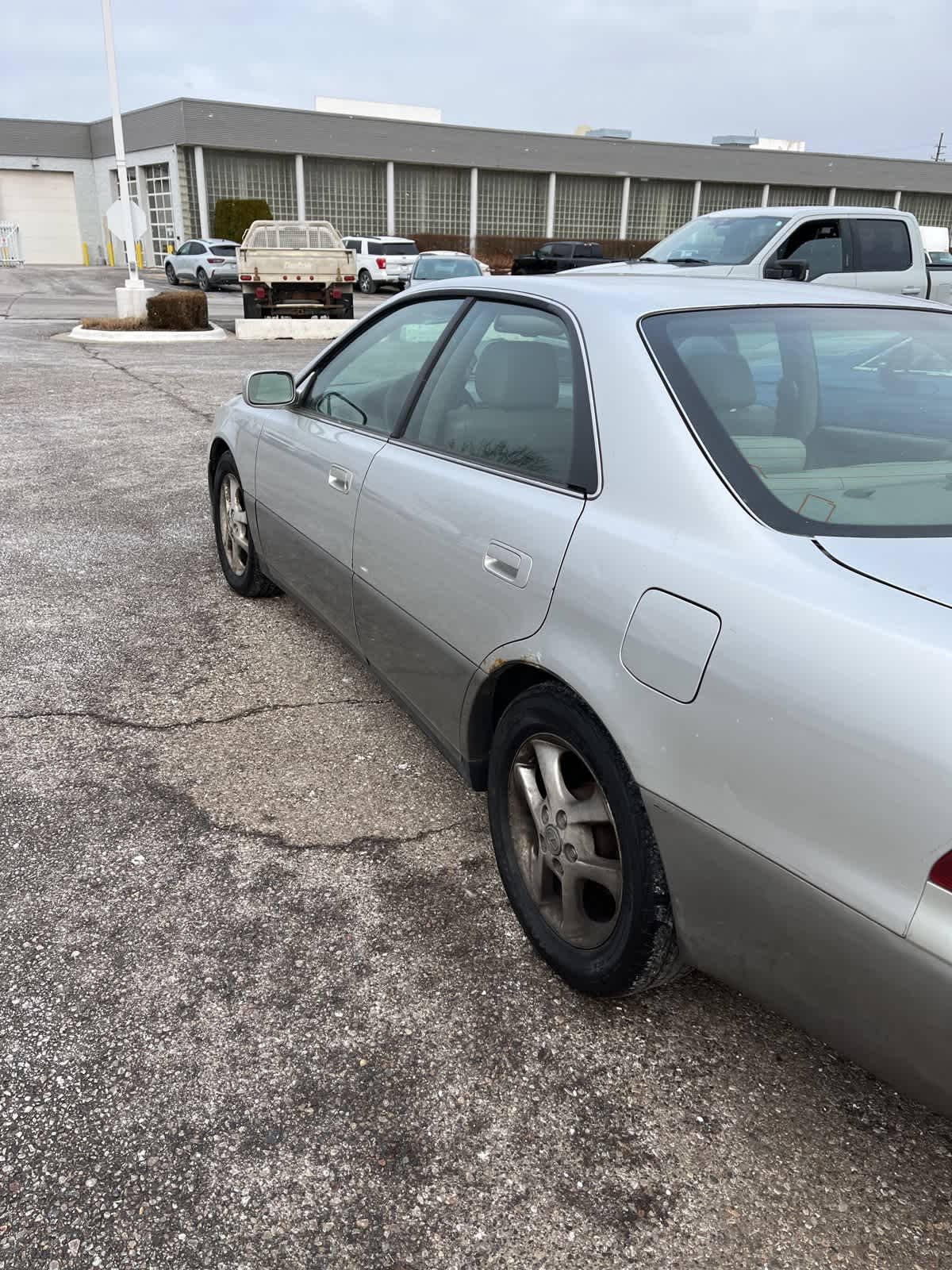 2001 Lexus ES 300  4