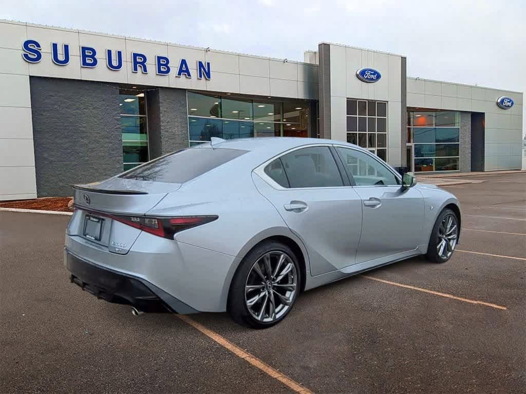 2021 Lexus IS  8