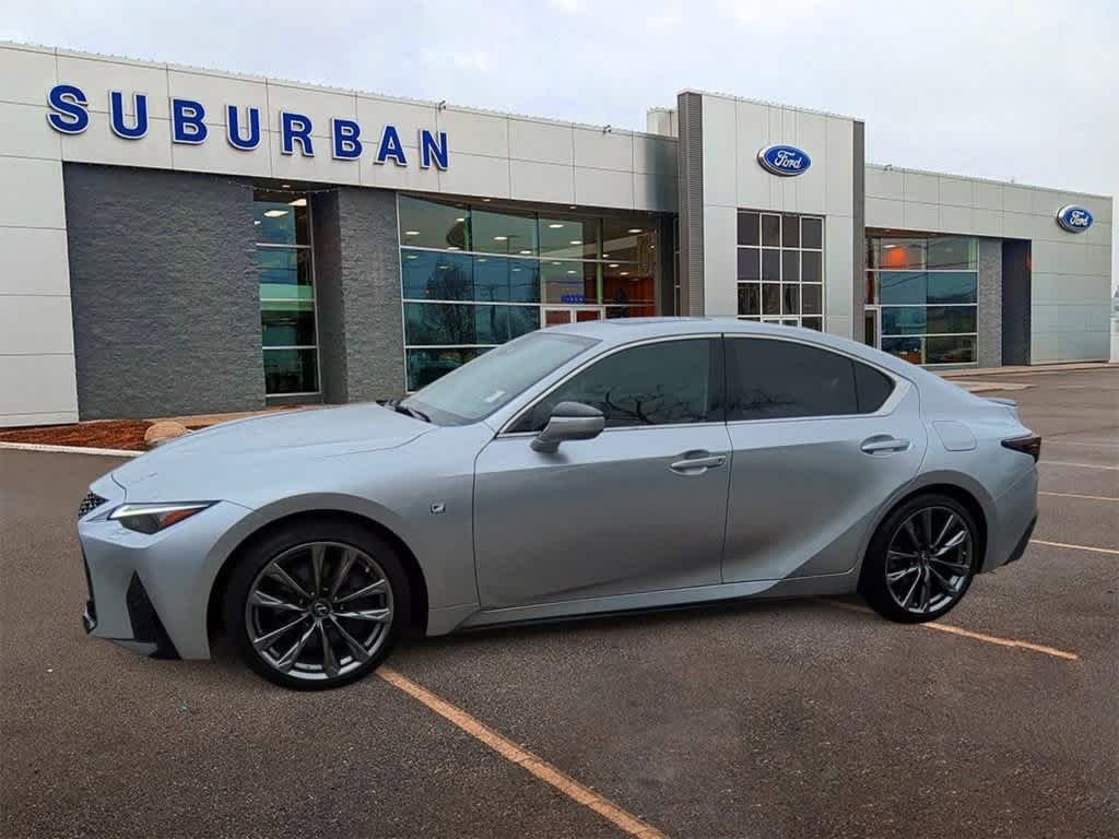 2021 Lexus IS  4