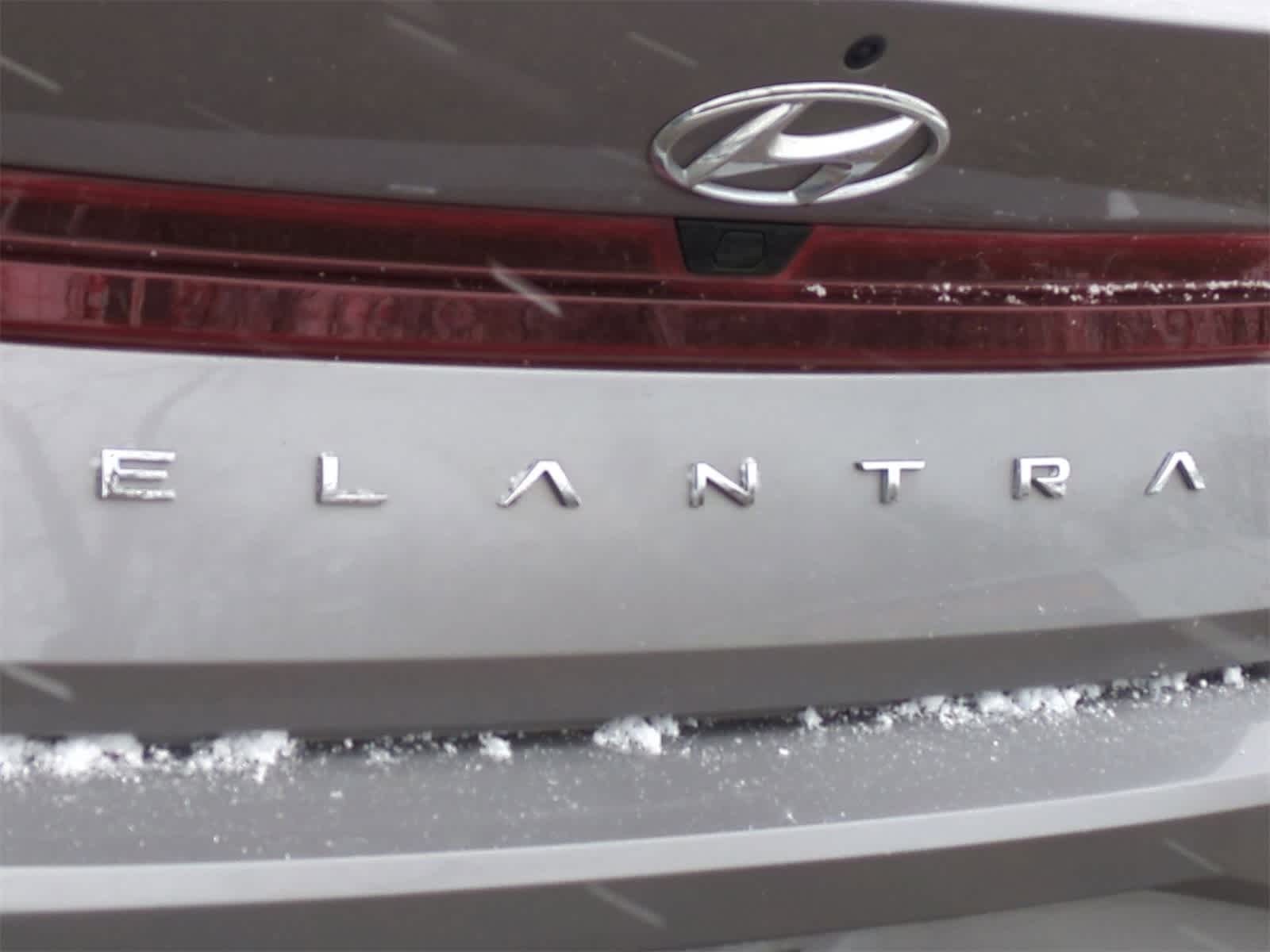 2023 Hyundai Elantra SEL 12