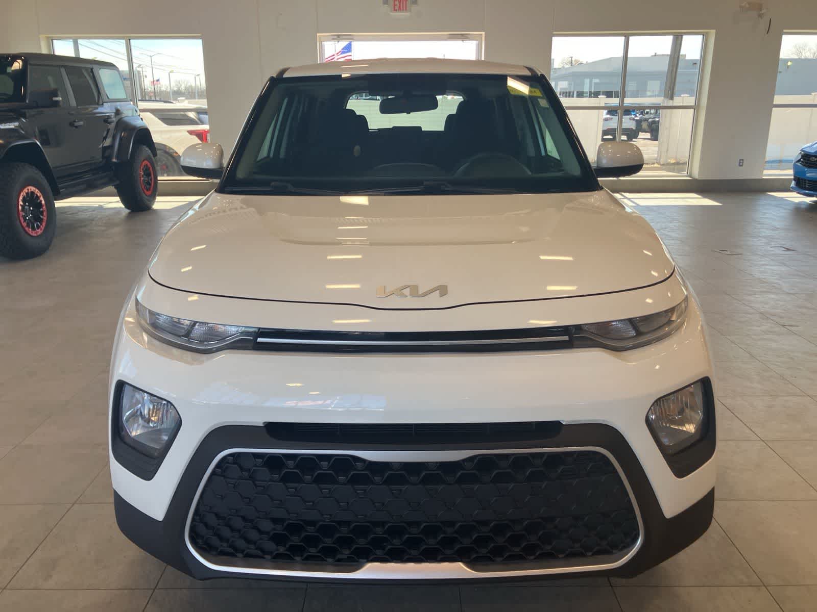 View vehicle photo 2