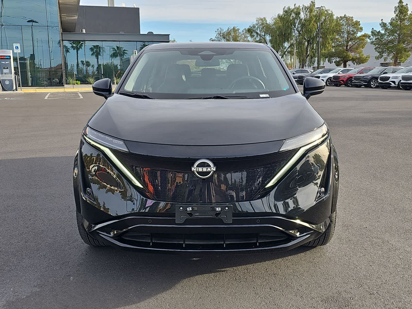 View vehicle photo 3