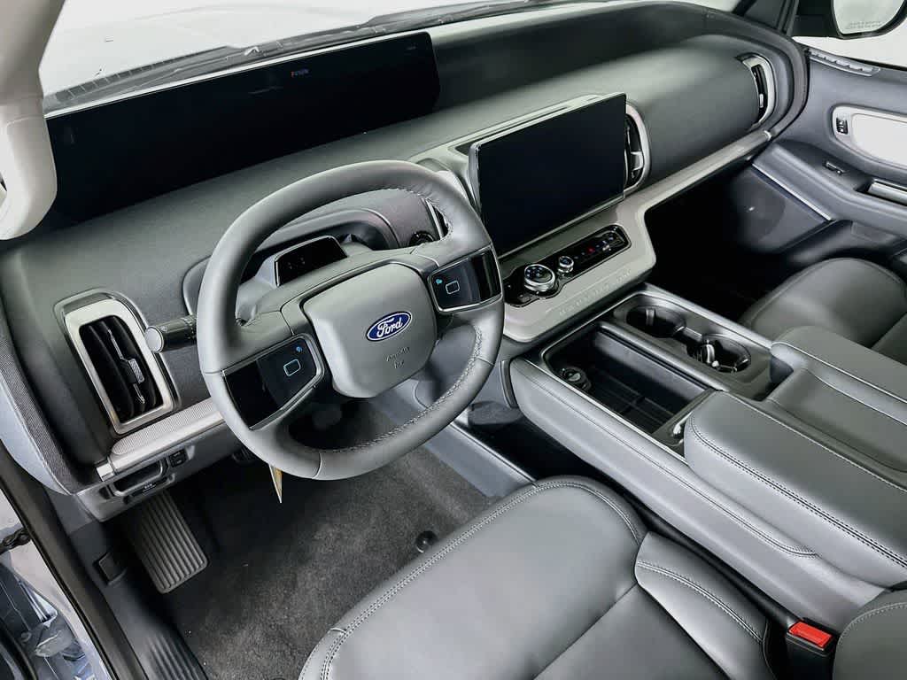 Glacier Gray Metallic Tri-Coat 2027 Ford Expedition SUV / Crossover 4X2 Automatic
