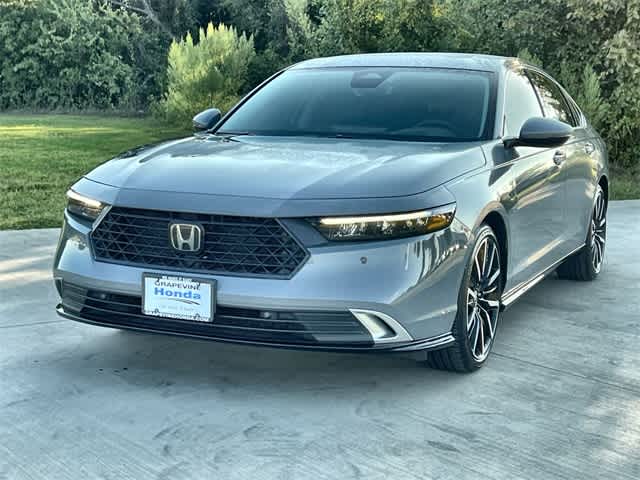2023 Honda Accord Hybrid Touring photo 2