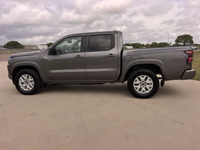 View vehicle photo 4