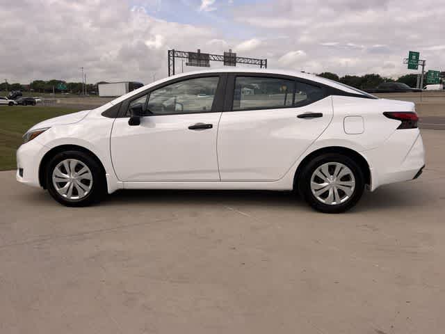 View vehicle photo 4