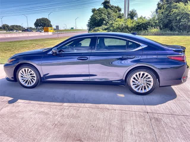 2021 Lexus ES 300h Ultra Luxury photo 4