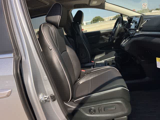 2026 Honda Odyssey Touring - Photo 12