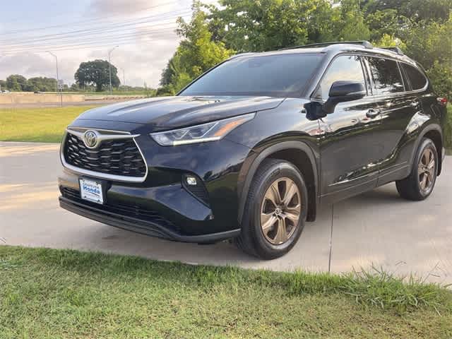 2022 Toyota Highlander Hybrid Bronze Edition