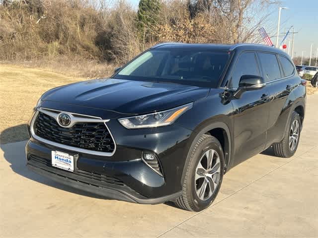 Used 2021 Toyota Highlander XLE