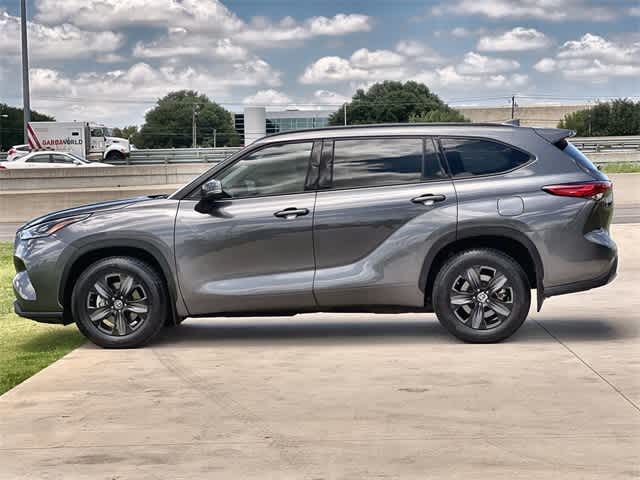 2021 Toyota Highlander XLE photo 4