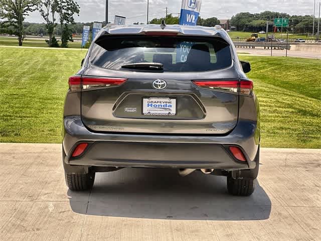 2021 Toyota Highlander XLE photo 6