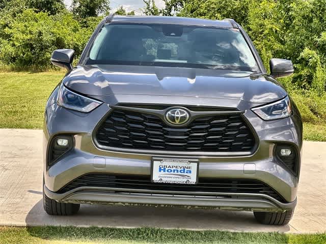 2021 Toyota Highlander XLE photo 7